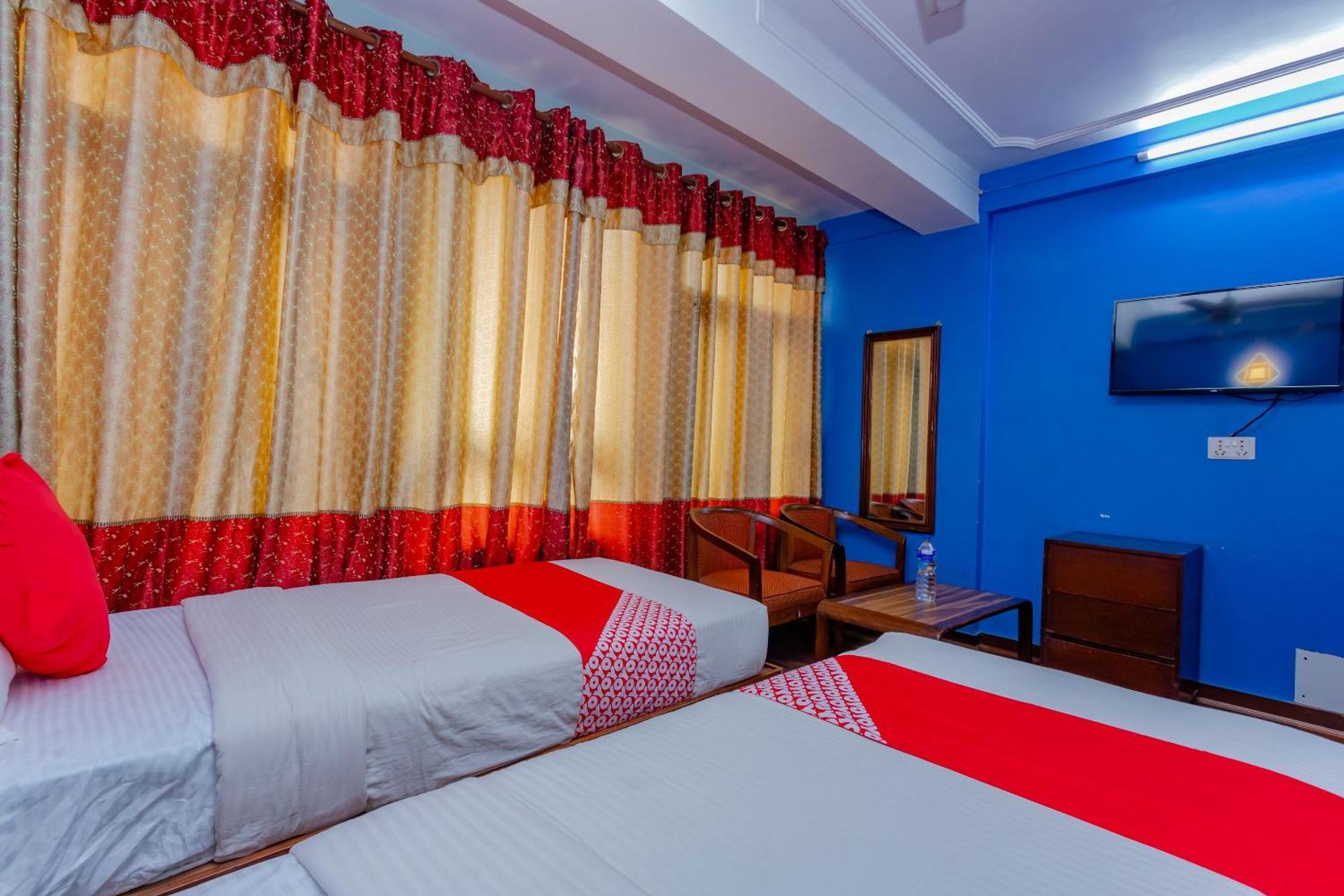 Oyo 795 Hotel Holiday Inn Katmandu Zewnętrze zdjęcie